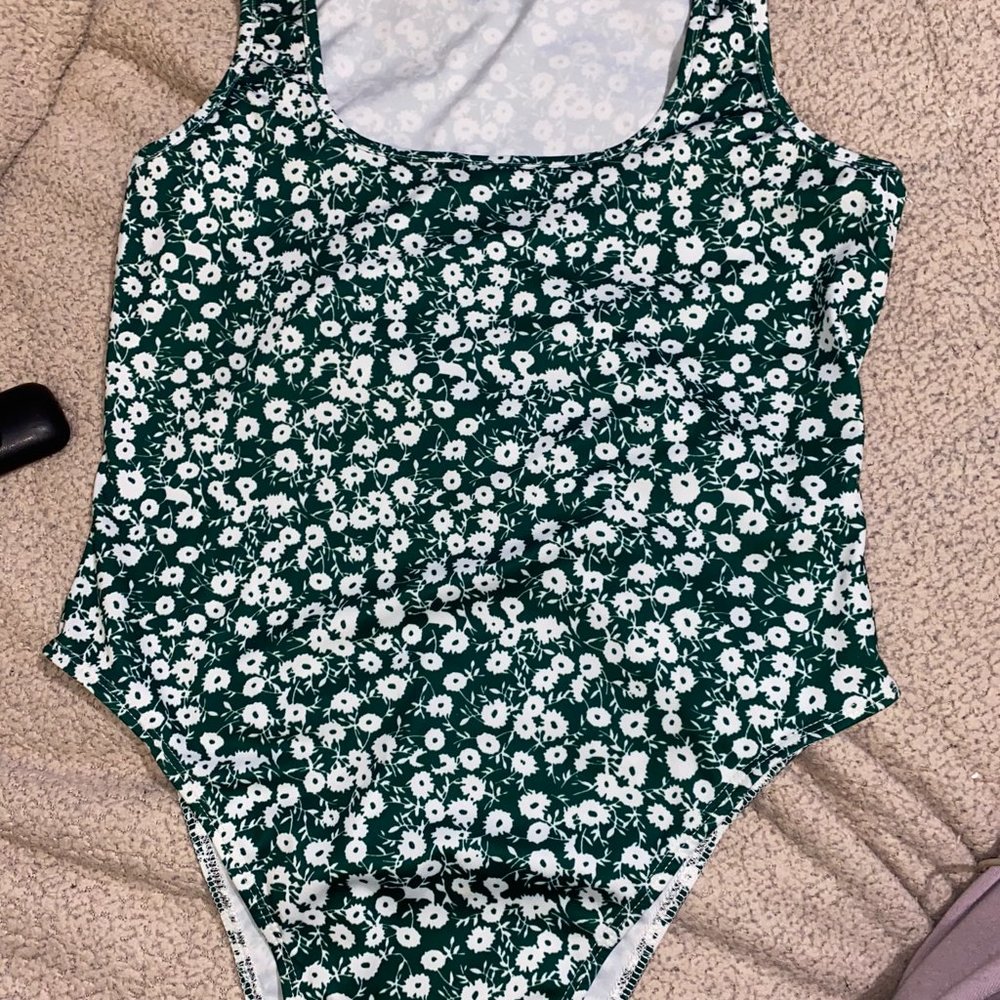 Women's SHEIN green floral bodysuit size large